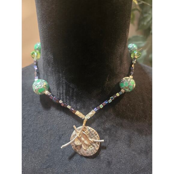 Women's Green Beaded Necklace With Silver Butterfly Pendant And Toggle Clasp - Picture 1 of 7
